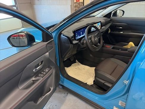 New 2026 Nissan Kicks SR w/ SR Premium Package AWD/4WD image 11
