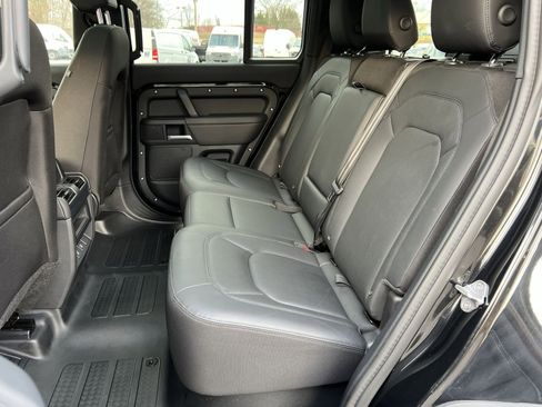 Used 2025 Land Rover Defender 110 S image 23