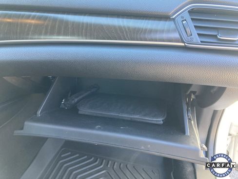 Used 2018 Honda Accord Touring image 29