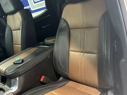 Used 2025 Chevrolet Silverado 1500 High Country w/ Technology Package AWD/4WD image 18