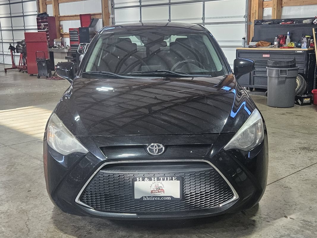 Used 2019 Toyota Yaris L FWD image 14