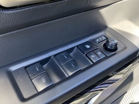 Used 2025 Toyota Tundra Limited image 23