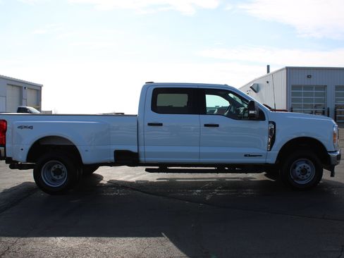 Used 2023 Ford F350 XLT image 9
