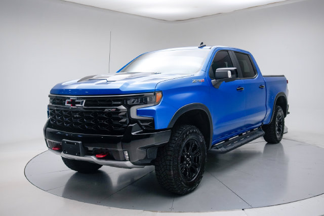 Used 2023 Chevrolet Silverado 1500 ZR2 w/ Technology Package AWD/4WD image 1