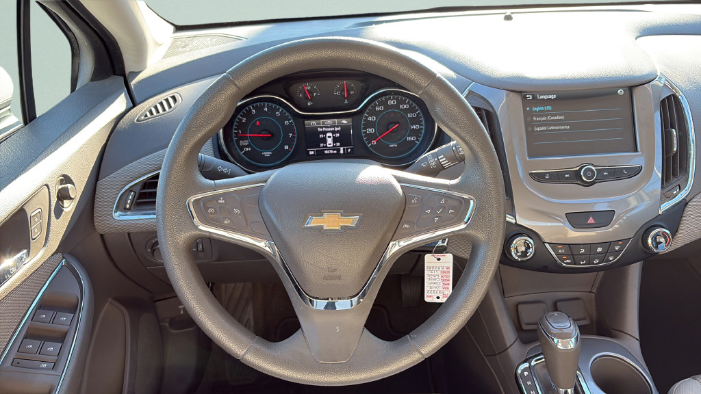 Used 2018 Chevrolet Cruze LT FWD image 11