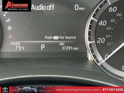 Used 2023 Toyota Highlander XLE AWD/4WD image 32