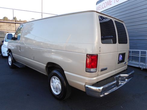 Used 2008 Ford E-250 and Econoline 250 image 10
