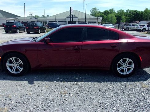 Used 2017 Dodge Charger SE w/ Travel & Safety Group image 4