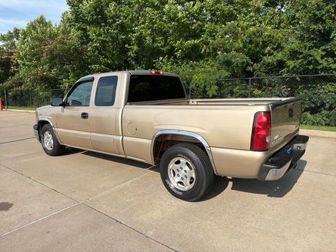 Used 2004 Chevrolet Silverado 1500 LS w/ Light Duty Power Package RWD image 3