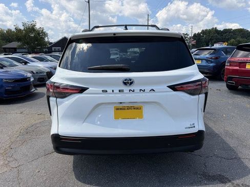 Used 2021 Toyota Sienna LE FWD image 11