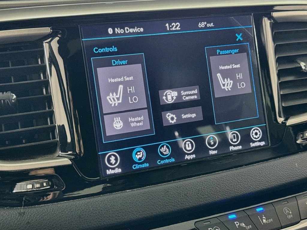 Used 2020 Chrysler Pacifica Touring-L Plus w/ Advanced Safetytec Group FWD image 19