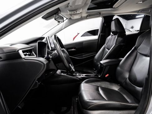 Used 2020 Toyota Corolla XLE image 4