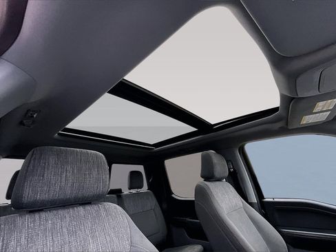 Used 2022 Ford F150 XLT w/ Equipment Group 302A High image 11