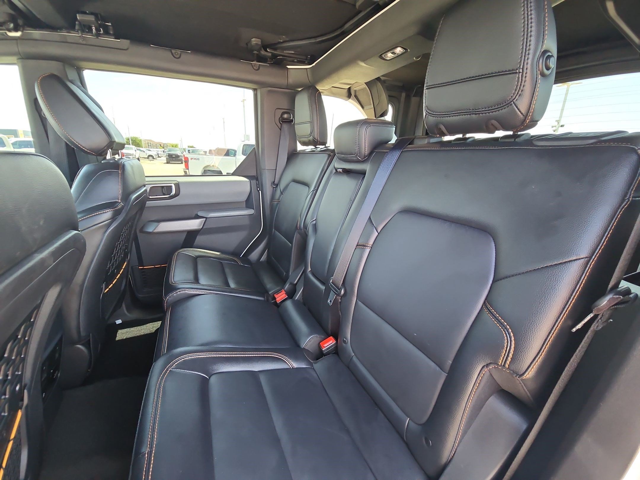 Used 2023 Ford Bronco Badlands w/ Sasquatch Package AWD/4WD image 28