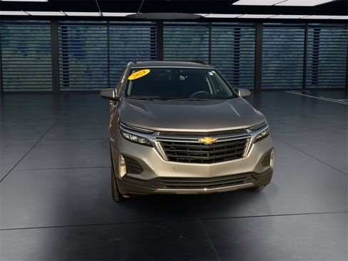 Used 2024 Chevrolet Equinox LT image 3
