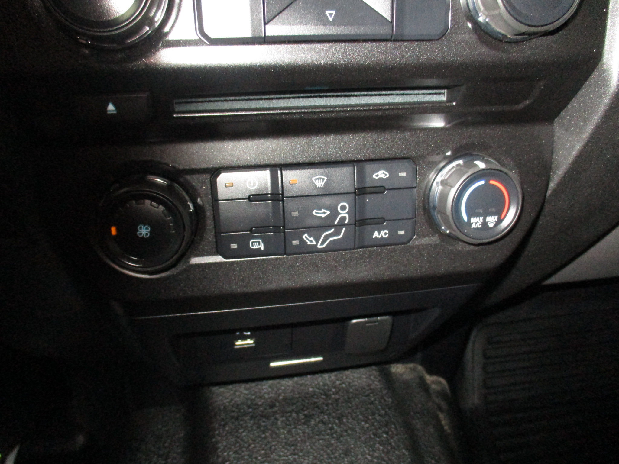 Used 2017 Ford F250 XL w/ Power Equipment Group AWD/4WD image 28