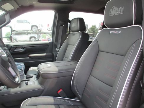 New 2026 GMC Sierra 2500 AT4X w/ AT4X AEV Edition AWD/4WD image 13