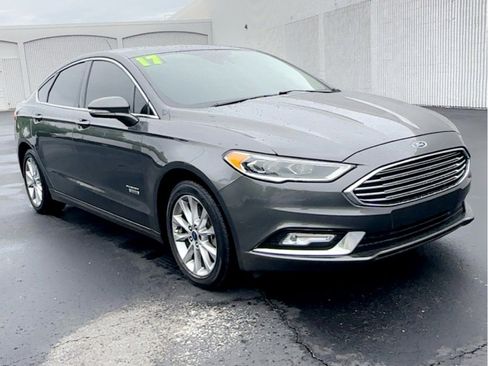 Used 2017 Ford Fusion Energi SE FWD image 1