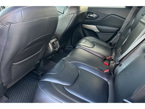 Used 2017 Jeep Cherokee Latitude w/ True North Edition image 14