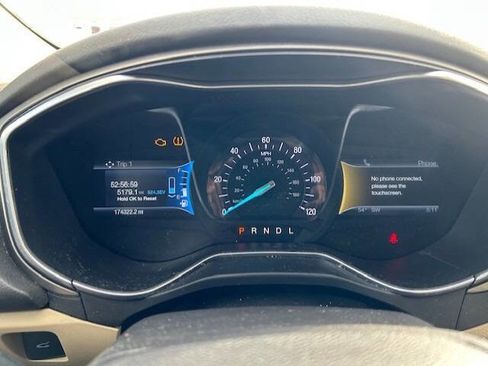 Used 2014 Ford Fusion SE w/ Equipment Group 502A FWD image 10