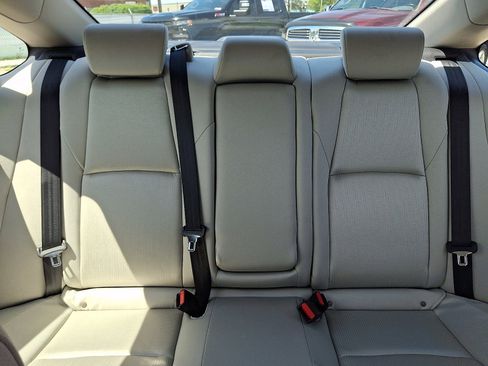 Used 2019 Honda Accord EX image 19