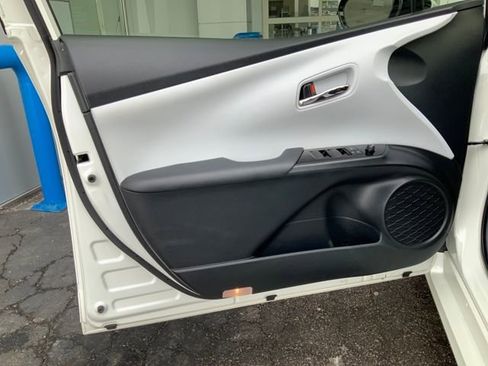 Used 2019 Toyota Prius LE image 14