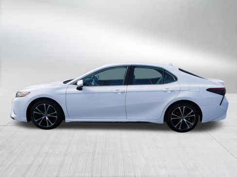 Used 2019 Toyota Camry SE FWD image 4