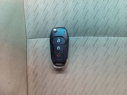 Used 2016 Ford Explorer image 32