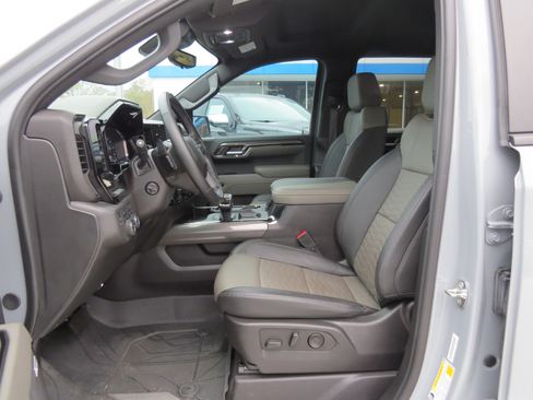 Used 2024 Chevrolet Silverado 1500 ZR2 w/ Technology Package image 15