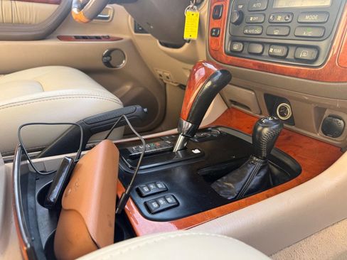 Used 2001 Lexus LX 470 4WD image 52