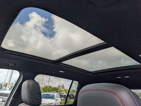 Certified 2024 Chevrolet Traverse RS image 16