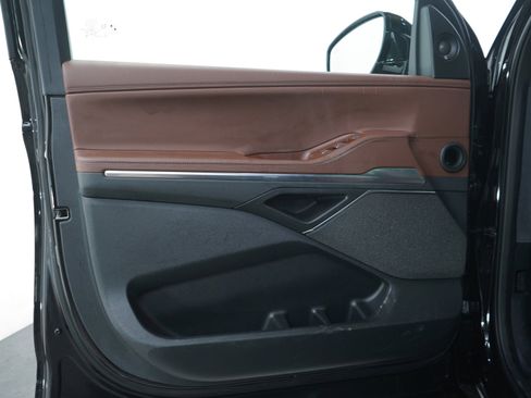 Used 2025 Lincoln Navigator Reserve image 21