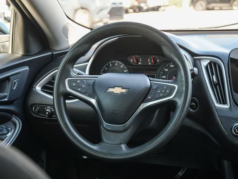 Used 2022 Chevrolet Malibu LT FWD image 12