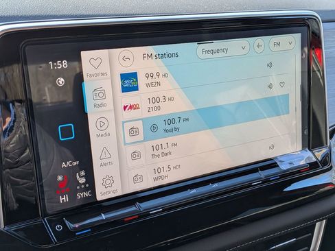 Used 2025 Volkswagen Atlas Cross Sport SE w/ Panoramic Sunroof Package AWD/4WD image 22
