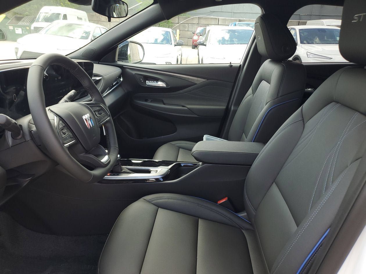 New 2026 Buick Envista Sport Touring w/ Convenience I Package FWD image 18