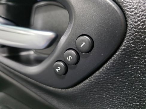 Used 2020 Jeep Cherokee Limited AWD/4WD image 17