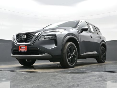 Used 2021 Nissan Rogue SV image 27