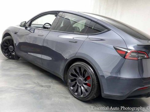 Used 2023 Tesla Model Y Performance AWD/4WD image 10