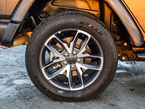 Used 2024 Jeep Wrangler Unlimited image 12