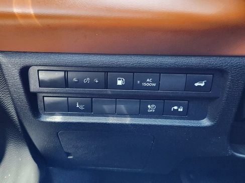 Used 2023 Mitsubishi Outlander 4WD Plug-In Hybrid image 18