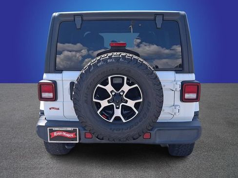 Used 2018 Jeep Wrangler Unlimited Sahara AWD/4WD image 5