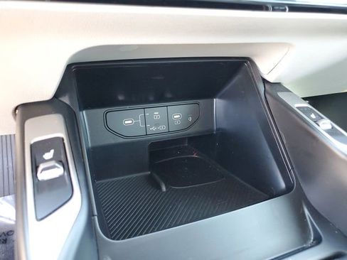 Used 2025 Kia Sorento S w/ Panoramic Sunroof Package image 28