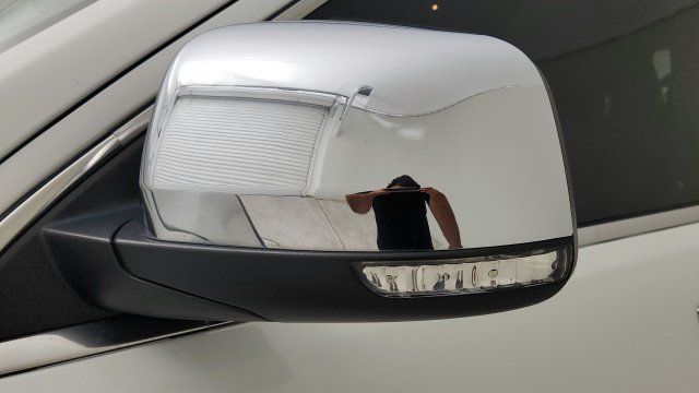 Used 2020 Jeep Grand Cherokee Limited AWD/4WD image 32