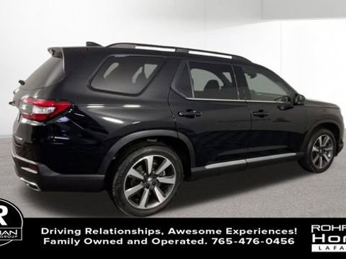 Used 2025 Honda Pilot Touring image 8