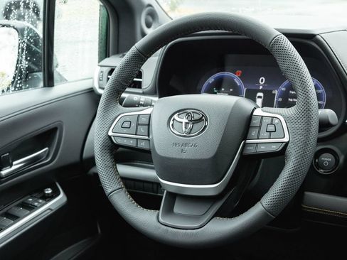 New 2026 Toyota Sienna XLE Woodland Edition AWD/4WD image 13