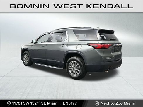 Used 2022 Chevrolet Traverse LT image 3