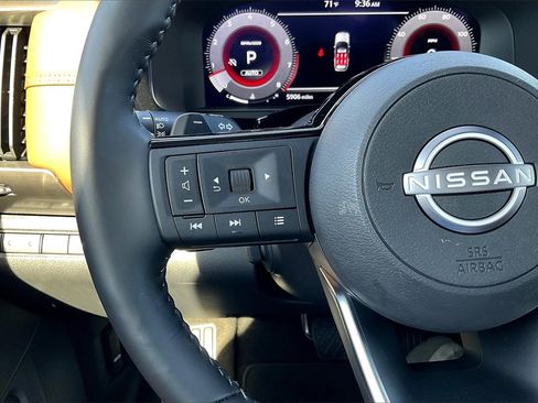 Used 2024 Nissan Pathfinder Platinum w/ Cargo Package image 18