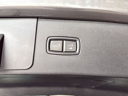 Used 2023 Porsche Cayenne GTS AWD/4WD image 18