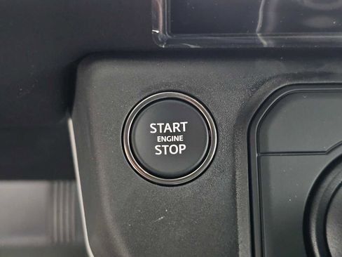 New 2026 Land Rover Defender 110 X-Dynamic SE image 29