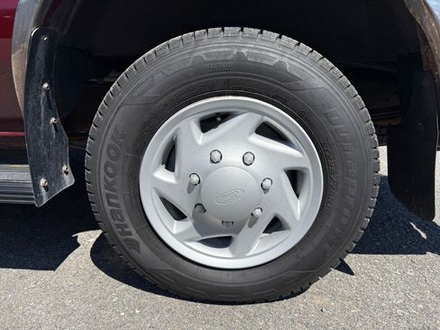 Used 2008 Ford E-350 and Econoline 350 Super Duty Wagon image 13